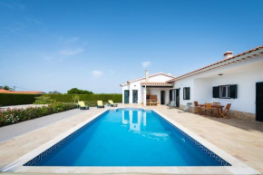 Sunny Ocean Villa with pool near Arrifana beach